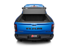 Cargar imagen en el visor de la galería, Dodge Ram 1500 BAK 19-20 (nuevo estilo de carrocería con caja Ram) Caja de 5 pies y 7 pulgadas BAKFlip MX4 Acabado mate