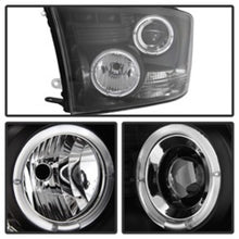 Cargar imagen en el visor de la galería, Faros delanteros de proyector Spyder Dodge Ram 1500 09-14 10-14 Halógeno - LED Halo LED - Negro PRO-YD-DR09-HL-BK