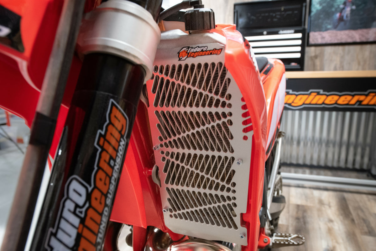 Enduro Engineering Billet Radiator Guard Beta (12-4020)