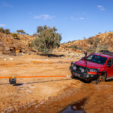 Cargar imagen en el visor de la galería, ARB Weekender Recovery Kit Incl 17600lb Recovery Strap/4.75T Shackles