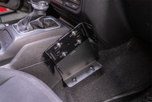 Cargar imagen en el visor de la galería, Rugged Ridge 18-22 Jeep Wrangler / Gladiator Race Radio Mount