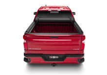 Cargar imagen en el visor de la galería, Truxedo 19-20 GMC Sierra &amp; Chevrolet Silverado 1500 (New Body) 5ft 8in Sentry Bed Cover