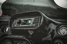 Cargar imagen en el visor de la galería, Rockford Fosgate 1998-2013 Harley Davidson Digital Media Receiver/ Head Unit