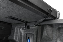 Cargar imagen en el visor de la galería, Extang 22-23 Nissan Frontier (5ft. Bed) Solid Fold ALX