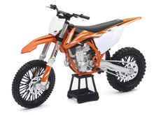 Cargar imagen en el visor de la galería, New Ray Toys KTM 450 SX-F Dirt Bike/ Scale - 1:10