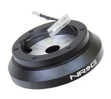 Cargar imagen en el visor de la galería, NRG Short Hub Adapter Mitsubishi / Subaru