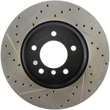 Cargar imagen en el visor de la galería, Rotor delantero derecho ranurado y perforado StopTech para BMW 335 (E90/E92/E93) 07-09