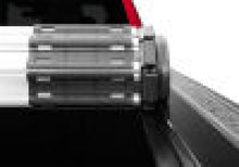 Cargar imagen en el visor de la galería, BAK 2020 Chevy Silverado 2500/3500 HD 6 pies 9 pulgadas caja Revolver X2