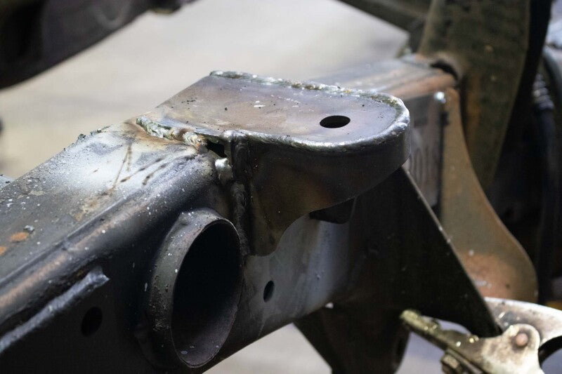 Rust Buster 11-18 Chevy Silverado 2500HD/3500HD Center Bed Mount - Left