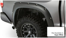 Cargar imagen en el visor de la galería, Guardabarros estilo bolsillo Bushwacker Fleetside para Toyota Tundra 16-18, 4 piezas, caja de 66,7/78,7/97,6 pulgadas, color blanco intenso