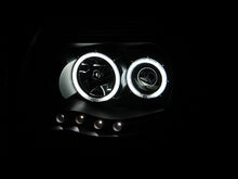 Cargar imagen en el visor de la galería, Faros delanteros con proyector ANZO 2005-2011 Toyota Tacoma con Halo negro