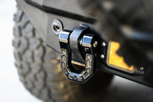 Cargar imagen en el visor de la galería, DV8 Offroad Elite Series D-Ring Shackles - Pair (Black)