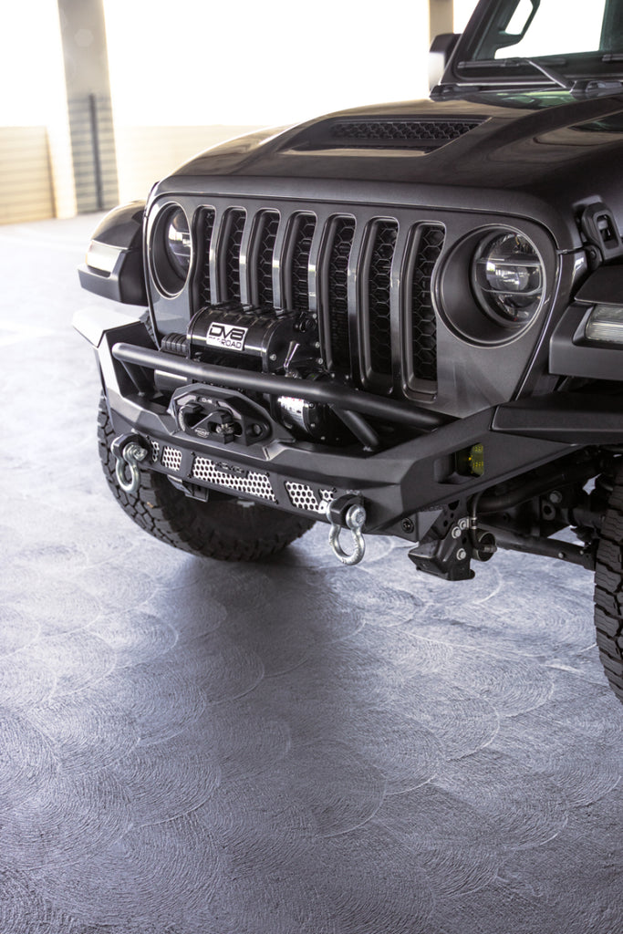 Parachoques delantero de la serie MTO para Jeep Wrangler JK 07-18 / Wrangler JL 18-23 / Gladiator JT 20-23 DV8 Offroad