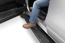 Cargar imagen en el visor de la galería, N-FAB 19-21 GMC 1500 Crew Crab Roan Running Boards - Textured Black