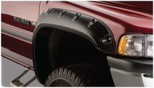 Cargar imagen en el visor de la galería, Guardabarros estilo bolsillo Bushwacker Dodge Ram 1500 94-01, 2 piezas, color negro