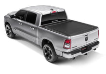 Cargar imagen en el visor de la galería, Roll-N-Lock 19-22 RAM 1500 (w/o Swing Gate - 67.4in. Bed) E-Series XT Retractable Tonneau Cover