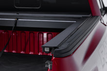 Cargar imagen en el visor de la galería, Cubierta retráctil para caja de camioneta Serie A de 6 pies y 10 pulgadas Roll-N-Lock para GM Silverado/Sierra 2500/3500 2020