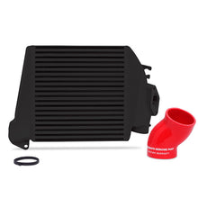 Cargar imagen en el visor de la galería, Kit de intercooler de montaje superior Mishimoto para Subaru WRX 08-14: mangueras negras y rojas recubiertas con pintura en polvo