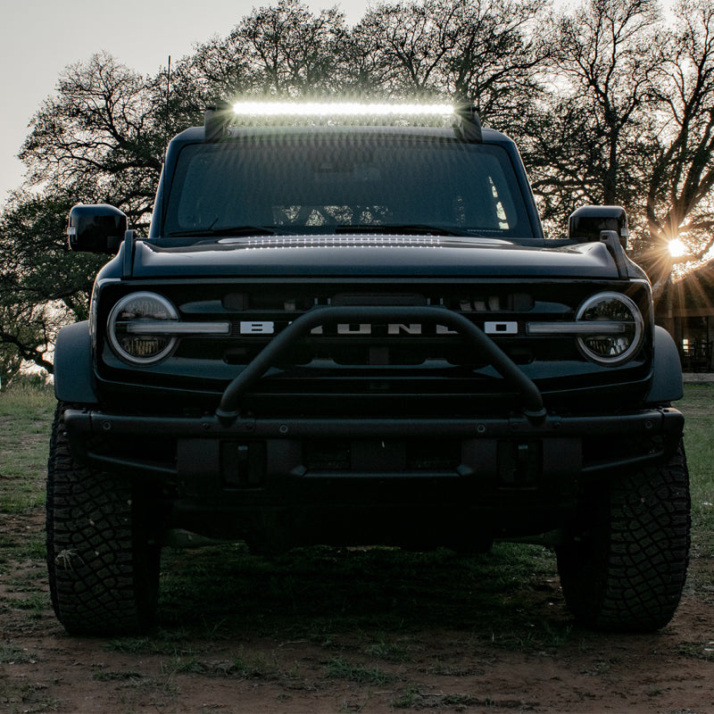Kit de luces para portaequipajes de techo Ford Bronco 2021 de Rigid Industries (incluye barra combinada de luces de emergencia y de inundación SR)