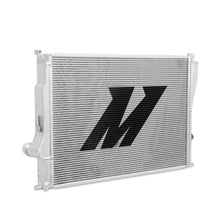 Cargar imagen en el visor de la galería, Mishimoto 01-06 BMW M3 3.2L Performance Aluminum Radiator