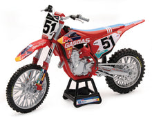 Cargar imagen en el visor de la galería, New Ray Toys TLD Redbull GASGAS MC 450F (Justin Barcia)/ Scale - 1:12