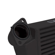 Cargar imagen en el visor de la galería, Kit de intercooler de montaje superior Mishimoto para Subaru WRX 08-14: mangueras negras y rojas recubiertas con pintura en polvo