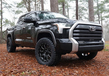 Cargar imagen en el visor de la galería, Superlift 2022 Toyota Tundra 2WD/4WD 2in Leveling Kit w/Upper Strut Spacers