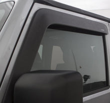 Cargar imagen en el visor de la galería, Deflectores de ventana de perfil bajo Ventvisor AVS 07-18 Jeep Wrangler (solo 2 puertas), 2 piezas, negro mate