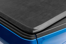 Cargar imagen en el visor de la galería, Cubierta de lona plegable triple Genesis para Ford Ranger (caja de 6 pies) Lund 19-23, color negro