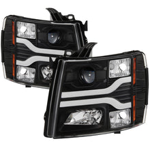 Cargar imagen en el visor de la galería, Spyder Chevy Silverado 1500 07-13 Version 3 Projector Headlights - Black PRO-YD-CS07V3-LBDRL-BK