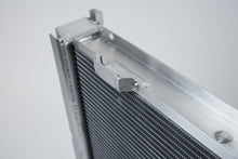 Cargar imagen en el visor de la galería, CSF 84-88 Mercedes-Benz W201 190E 2.3L - 16 w/ A/C High Performance Aluminum Radiator