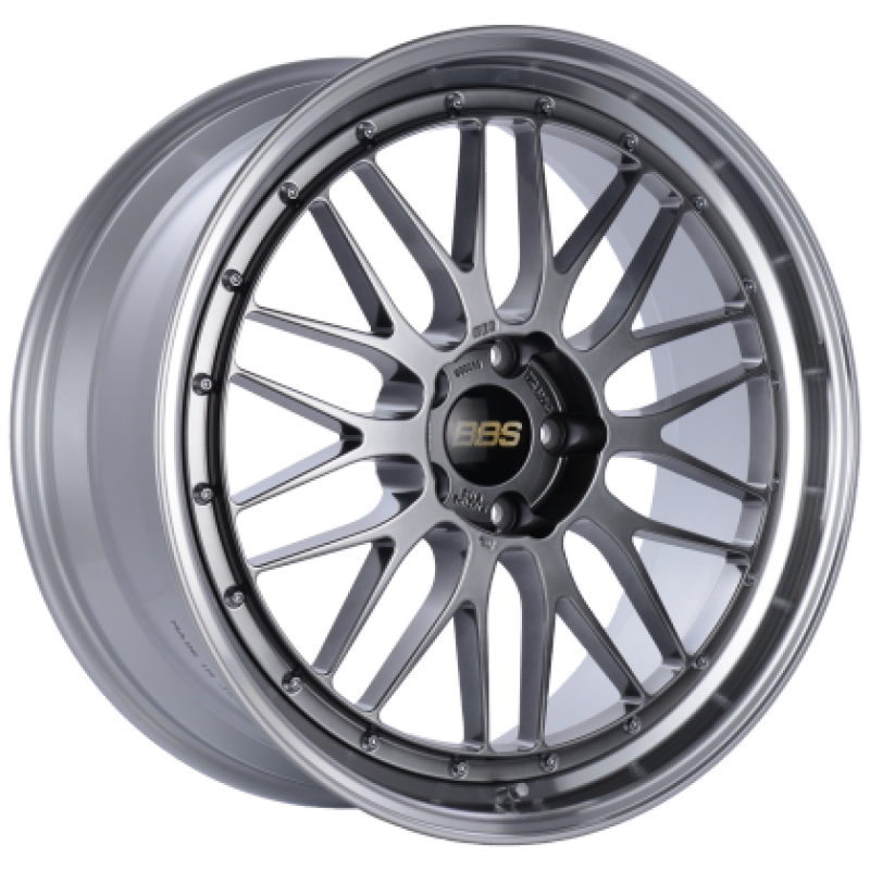 Rueda BBS LM 20x11 5x112 ET24 con centro de diamante negro y borde cortado con diamante. Se requiere clip/PFS