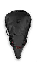 Cargar imagen en el visor de la galería, USWE Roll-Top Saddle Bag - Black