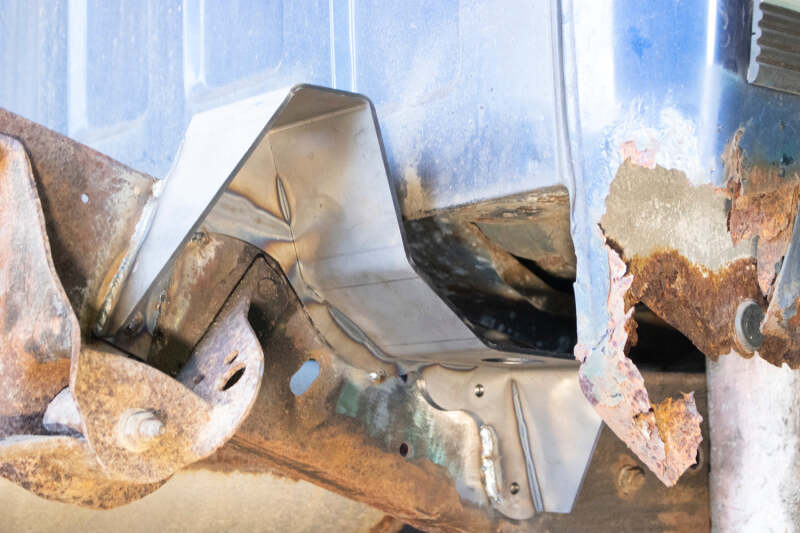 Rust Buster 1988-1998 Chevrolet & GMC C/K 1500 & 2500 Bed and Cab Mount Brackets - Left