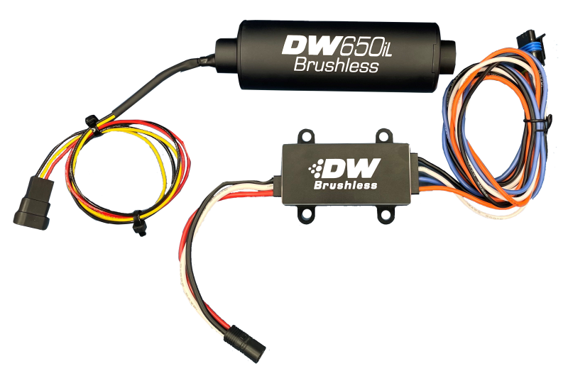 Bomba de combustible externa en línea de 650 LPH con controlador PWM de la serie DW650iL de DeatschWerks