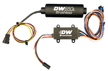 Cargar imagen en el visor de la galería, Bomba de combustible externa en línea de 650 LPH con controlador PWM de la serie DW650iL de DeatschWerks