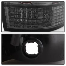 Cargar imagen en el visor de la galería, Luces traseras de estilo europeo Spyder Toyota Tacoma 05-15 ahumadas ALT-YD-TT05-SM