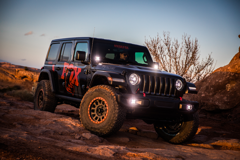 Amortiguador trasero Fox 2018+ Jeep JL 2.0 Perf Series 11,6 in con carrocería lisa IFP y elevación de 2 a 3 in R/R