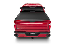 Cargar imagen en el visor de la galería, Truxedo 19-20 GMC Sierra &amp; Chevrolet Silverado 1500 (New Body) 5ft 8in Sentry CT Bed Cover