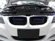 Cargar imagen en el visor de la galería, aFe MagnumFORCE Tomas de aire AIS BMW 335i (E90/92/93) 07-13 L6-3.0L (Azul)