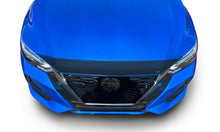 Cargar imagen en el visor de la galería, AVS 20-22 Nissan Sentra Aeroskin Low Profile Acrylic Hood Shield - Smoke