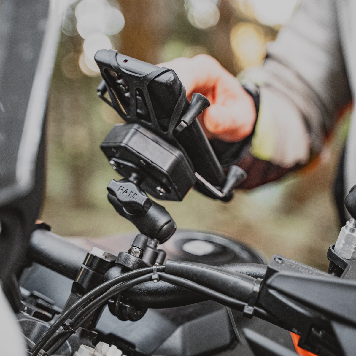 RAM X-Grip Vibe-Safe Phone Holder Large with Ball Adapter (RAM-HOL-UN10B-462)