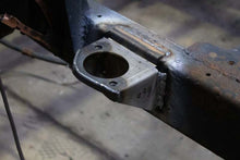 Load image into Gallery viewer, Rust Buster 88-95 Toyota Pickups Middle Body Mount- (Left)