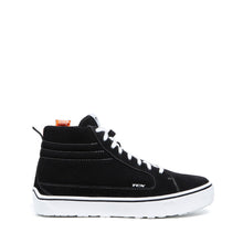 Cargar imagen en el visor de la galería, TCX Street 3 Waterproof Shoe Black/White Size - 46