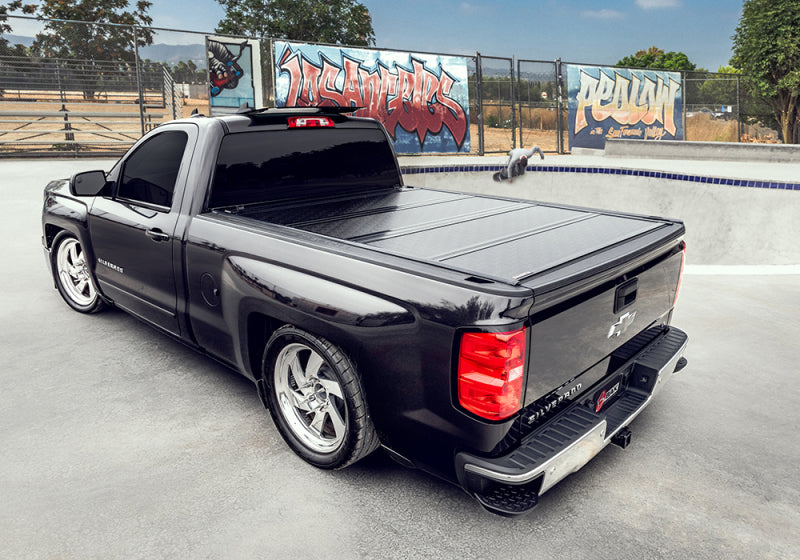 Jeep Gladiator 2020 con caja de 5 pies BAKFlip G2