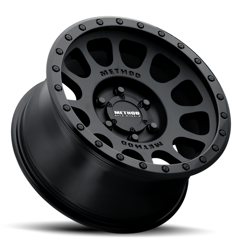 Method MR305 NV 18x9 +25mm 5x150 116.5mm CB Gloss/Matte Black Street Loc Wheel — Fits Toyota Tundra