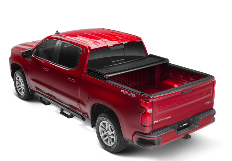 Cubierta de lona plegable triple Genesis para Chevrolet Silverado 1500 (caja de 5,5 pies) de Lund 19-23, color negro