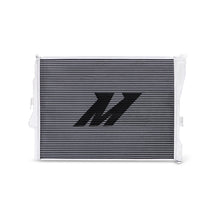 Cargar imagen en el visor de la galería, Mishimoto 99-06 BMW 323i/323i/328i/330i Performance Aluminum Radiator