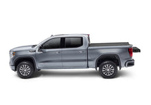 Cargar imagen en el visor de la galería, BAK 88-13 Chevy Silverado/GM Sierra Revolver X4s 8ft Bed Cover (2014 HD /2500 /3500)