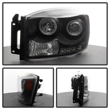 Cargar imagen en el visor de la galería, Faros delanteros de proyector LED Halo LED Blk Spyder Dodge Ram 1500 06-08/Ram 2500 06-09 PRO-YD-DR06-HL-BK